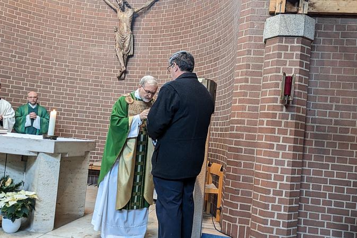 St. Monika in Ingolstadt ist profaniert worden – Letzter Gottesdienst mit Bischof Hanke 