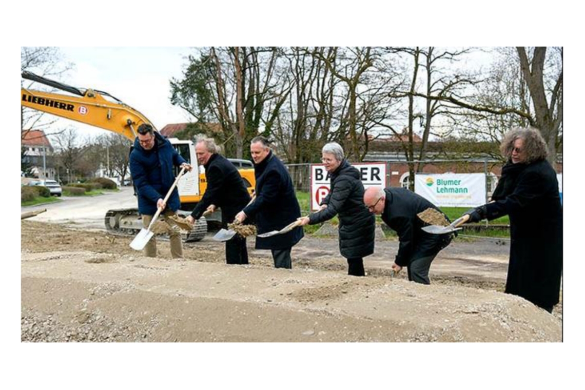 Symbolischer Spatenstich für das neue Holztheater an der Jahnstraße 