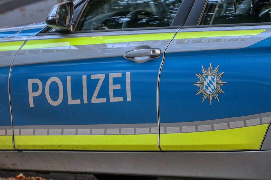 Pkw prallt in den Zaun des Ostfriedhofes - Polizei sucht Zeugen 