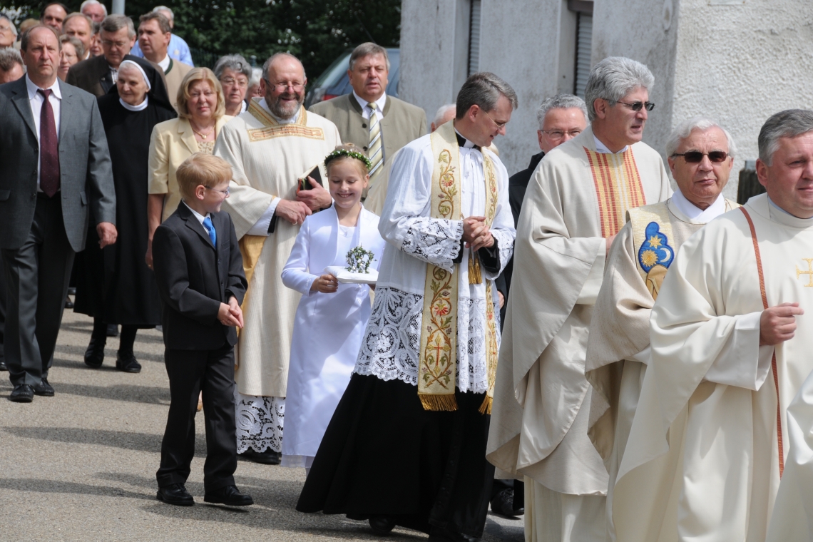 28 von 40 Priesterjahren in Kösching und Bettbrunn: Pfarreien-Verbund Kösching richtet an diesem Sonntag für Pfarrer Kauschinger eine Begegnung aus 