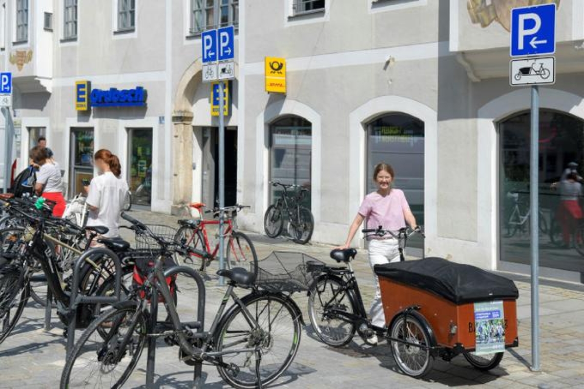 Stadt Ingolstadt schafft neue Radstellplätze in der Innenstadt