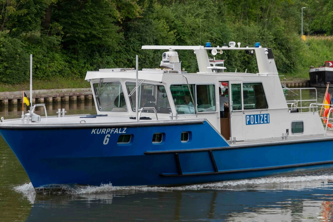 Unfall mit Passagierschiff an der Schleusenbrücke in Riedenburg 