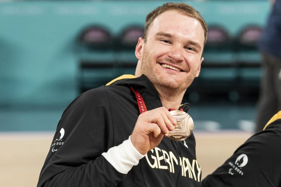  THI-Absolvent Lukas Gloßner holt mit den deutschen Rollstuhlbasketballern Bronze 