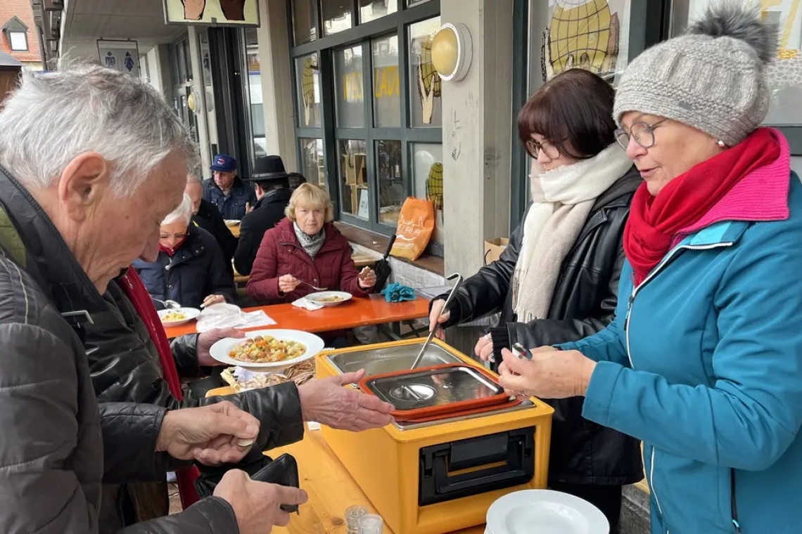 Fest der guten Taten – Samstag am Wochenmarkt in Neuburg 