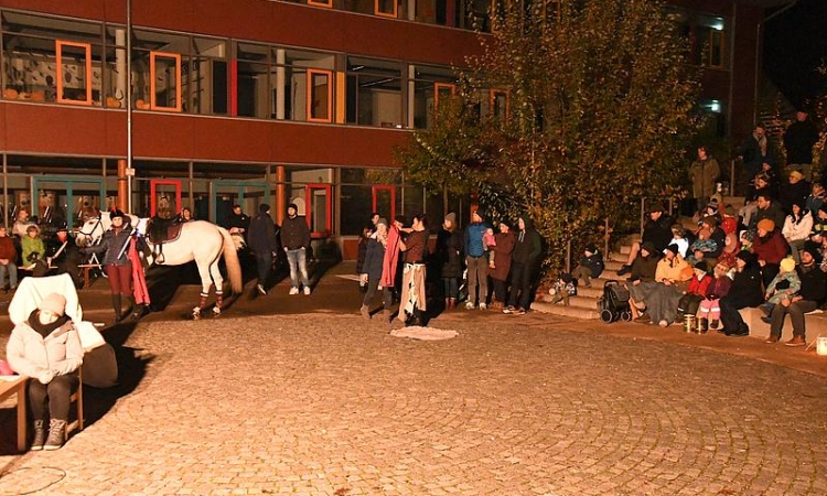 Der Zauber von St. Martin: ein Fest der Kita St. Nikolaus Lenting