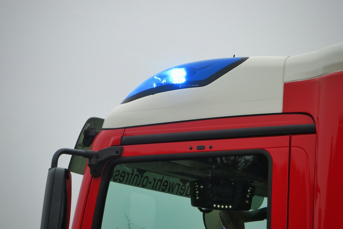 Brand eines Altpapiercontainers 