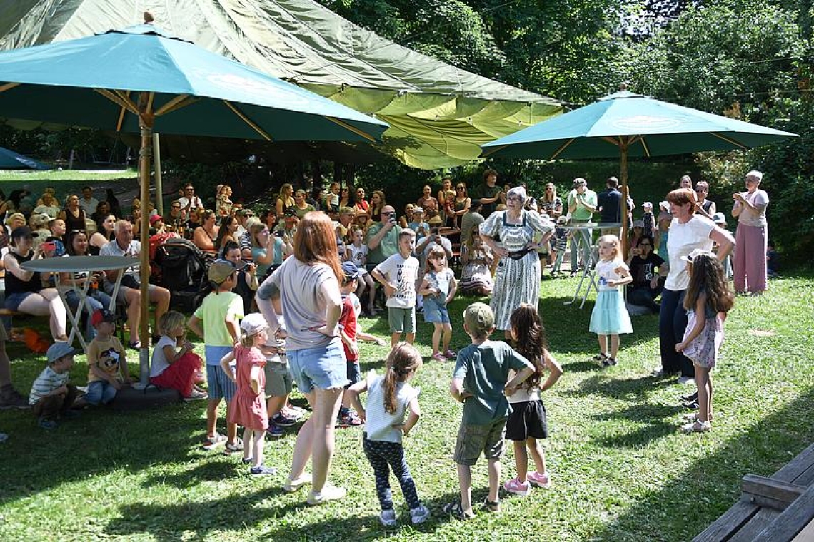 Sonnenschein und strahlende Kinderaugen beim Pfarrfest in Lenting 