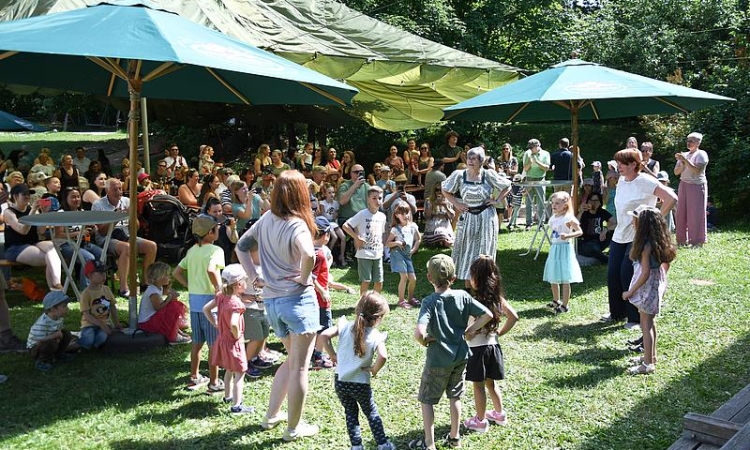 Sonnenschein und strahlende Kinderaugen beim Pfarrfest in Lenting 