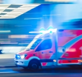 Verkehrsunfall mit verletzter Person – Motorradfahrer kommt alleinbeteiligt von Fahrbahn ab 