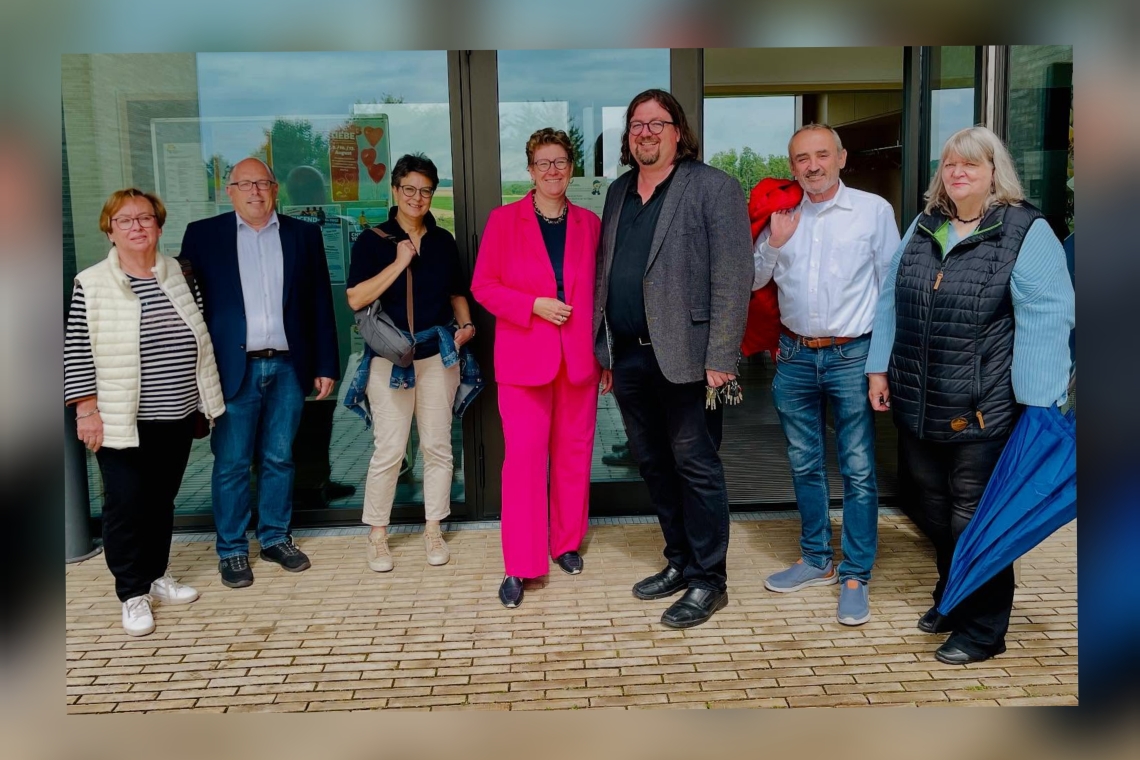 Landtagsabgeordnete Katja Weitzel besuchte die Dietrich-Bonhoeffer-Kirche in Kösching 