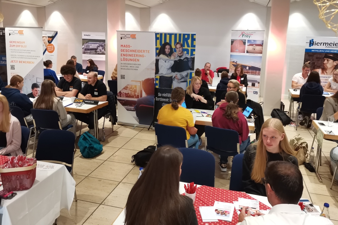 „Job-Speed-Dating“-Veranstaltung, für Schülerinnen und Schüler in Eichstätt 