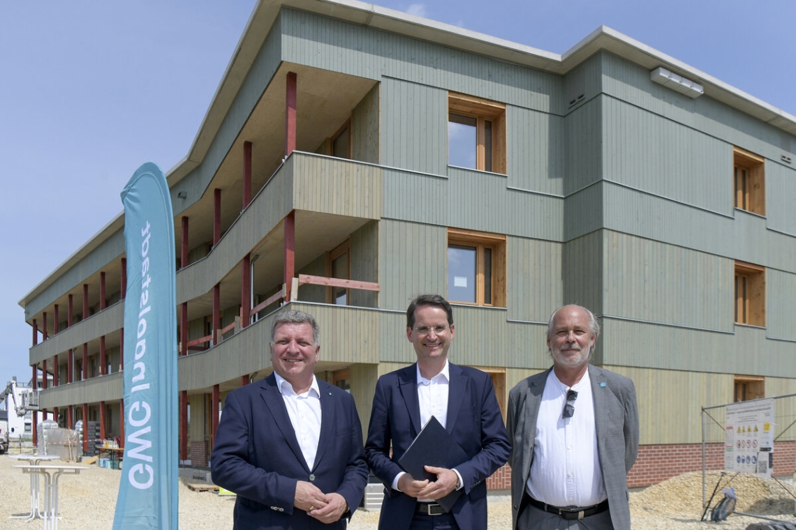   Baustellenführung mit Minister - GWG baut Haus fast ohne Heizung 