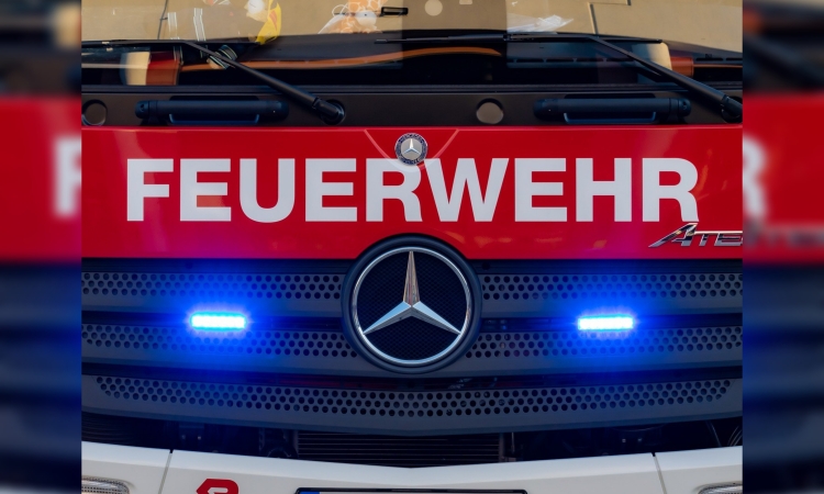 Der Brand eines Anhängers erforderte einen umfangreichen Einsatz der Feuerwehr 